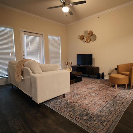 Charming 2 Bedroom, 2 Bath Apartment Austin Kültér fotó