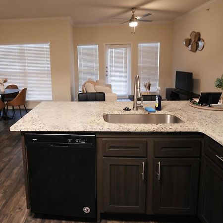 Charming 2 Bedroom, 2 Bath Apartment Austin Kültér fotó