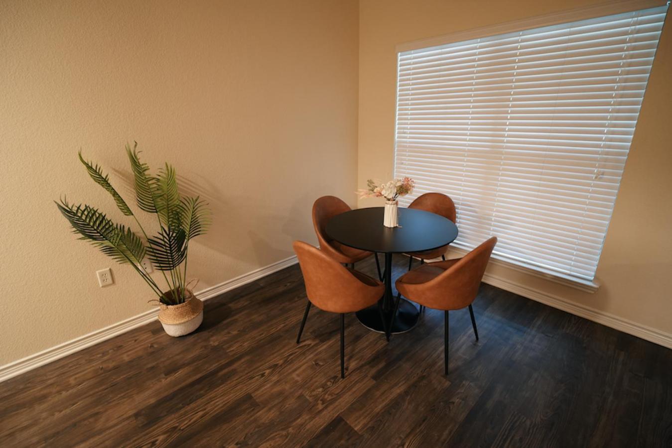 Charming 2 Bedroom, 2 Bath Apartment Austin Kültér fotó