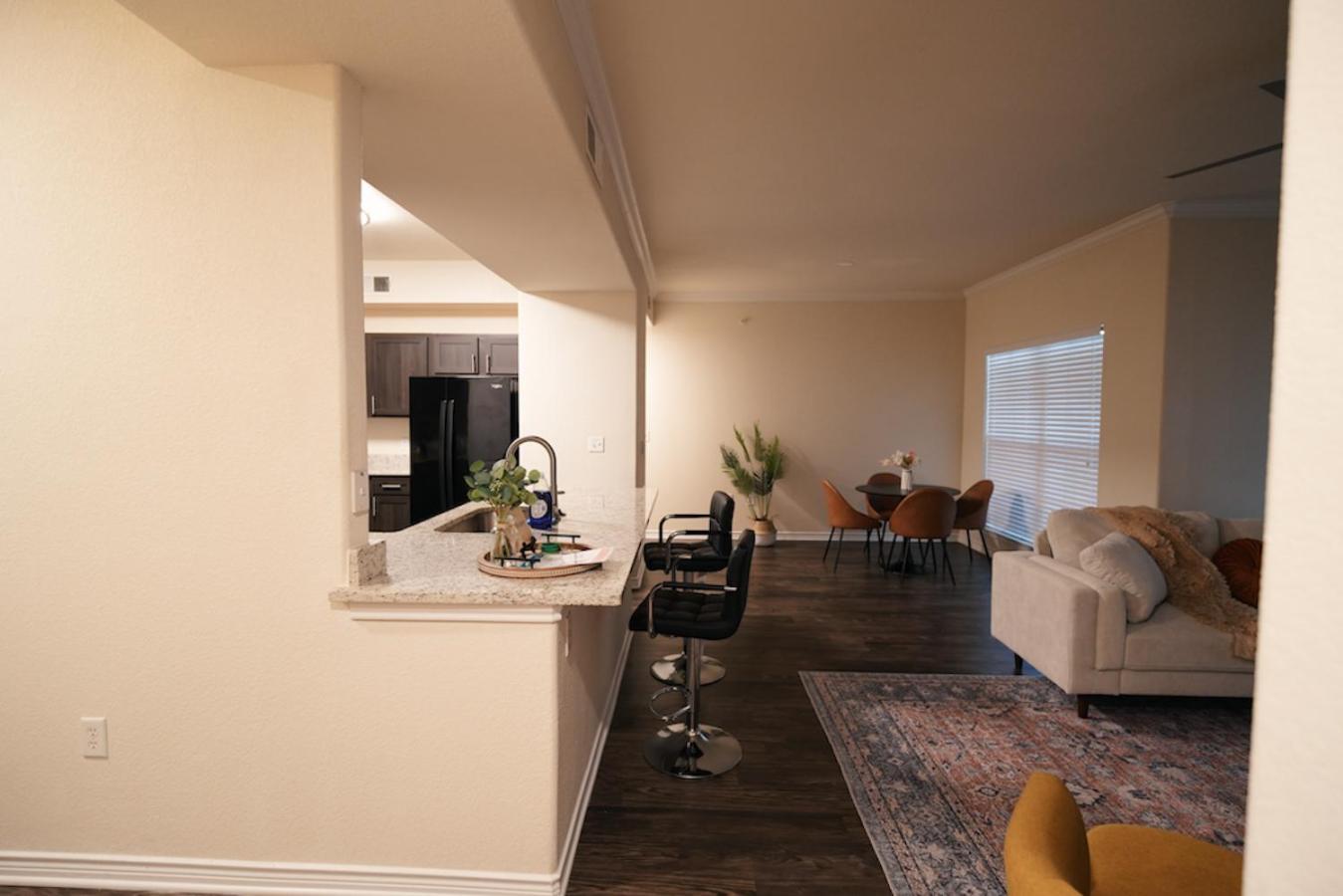 Charming 2 Bedroom, 2 Bath Apartment Austin Kültér fotó